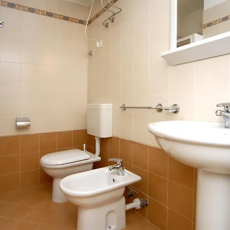 Luminous Flat With Shared Garden Next To The Sea Διαμέρισμα Μπιμπιόνε