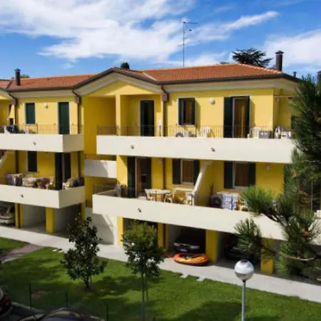 Apartman Luminous Flat With Shared Garden Next To The Sea Bibione