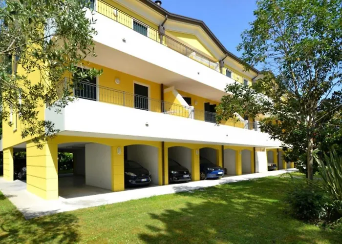 Luminous Flat With Shared Garden Next To The Sea Bibione