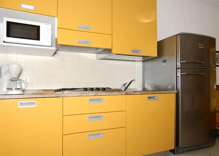 Apartman Luminous Flat With Shared Garden Next To The Sea *